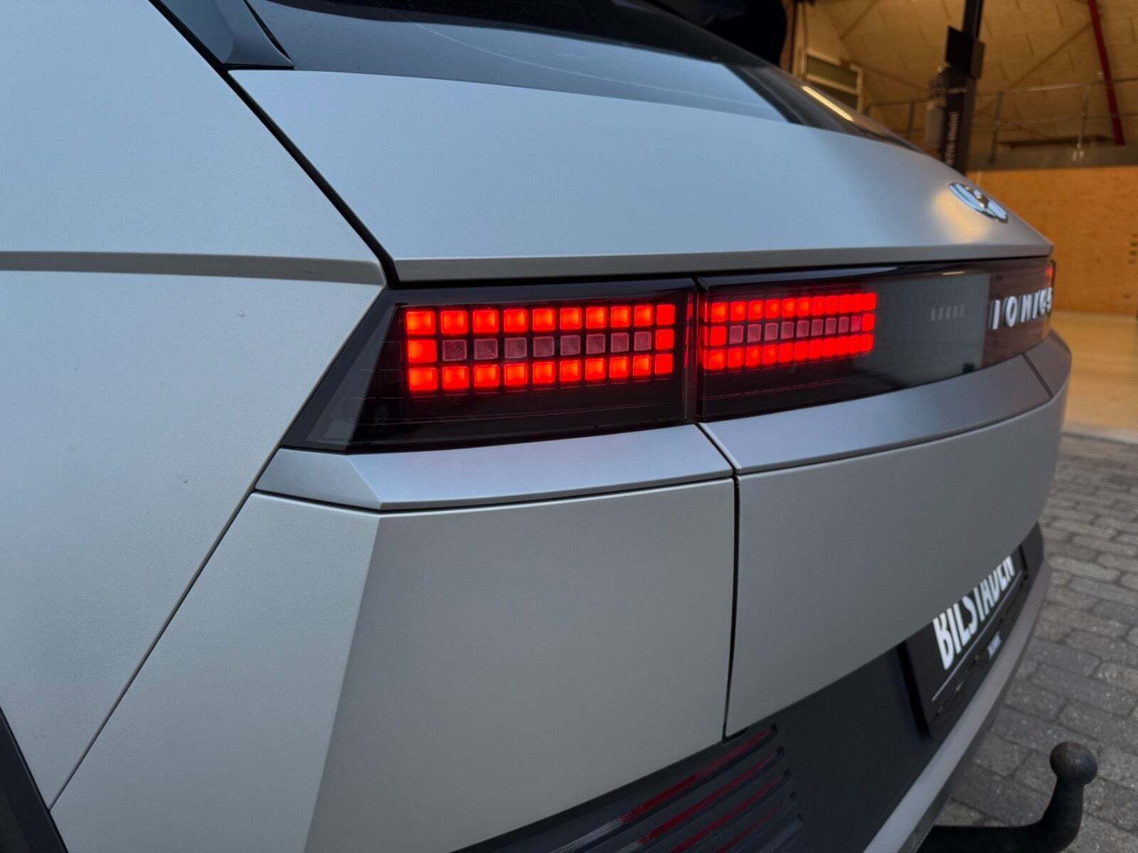 Grå Hyundai Ioniq 5 fra 2021