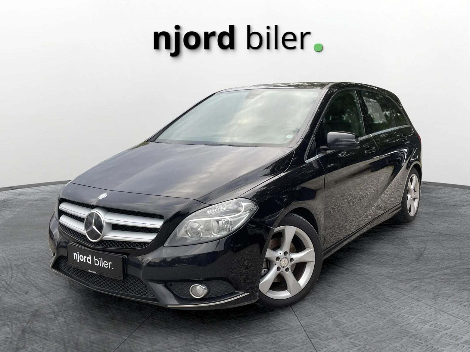undefined Mercedes B180 fra 2012 set udefra