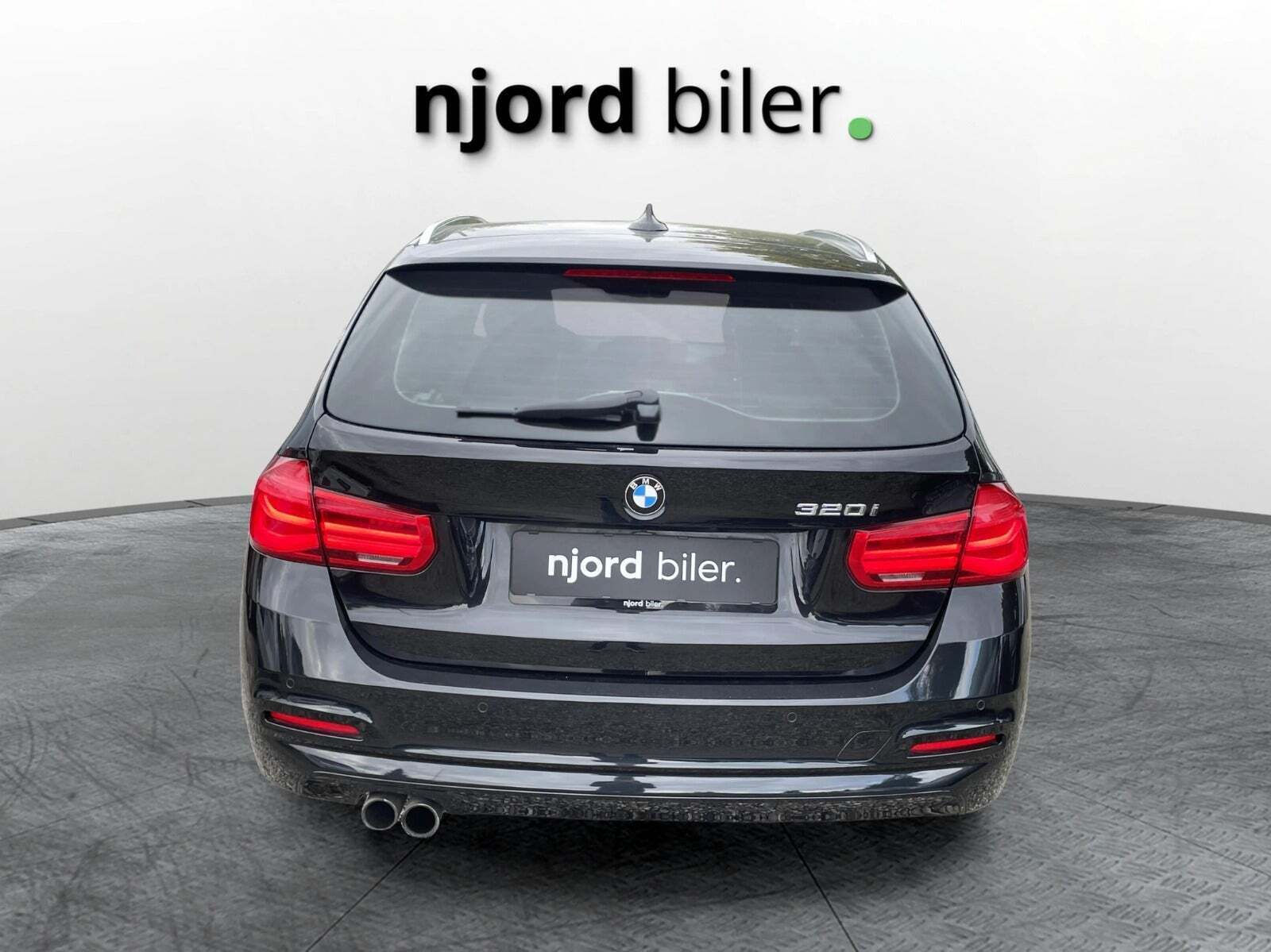 BMW 320i 2,0 Touring aut.