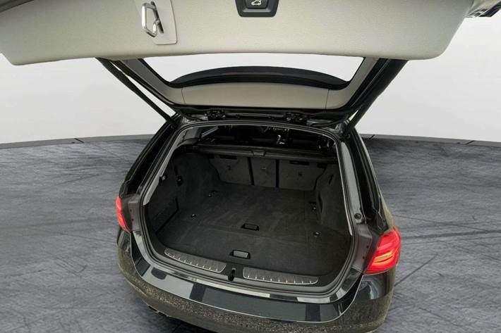 undefined BMW 320i fra 2018