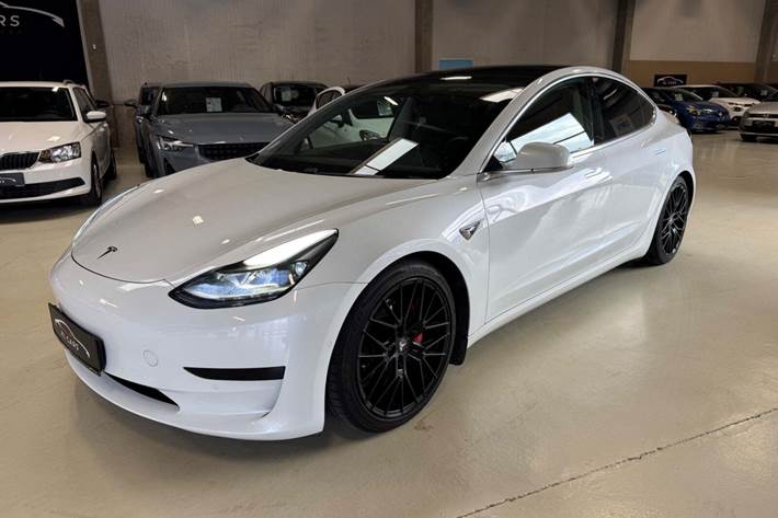 undefined Tesla Model 3 fra 2020 set udefra