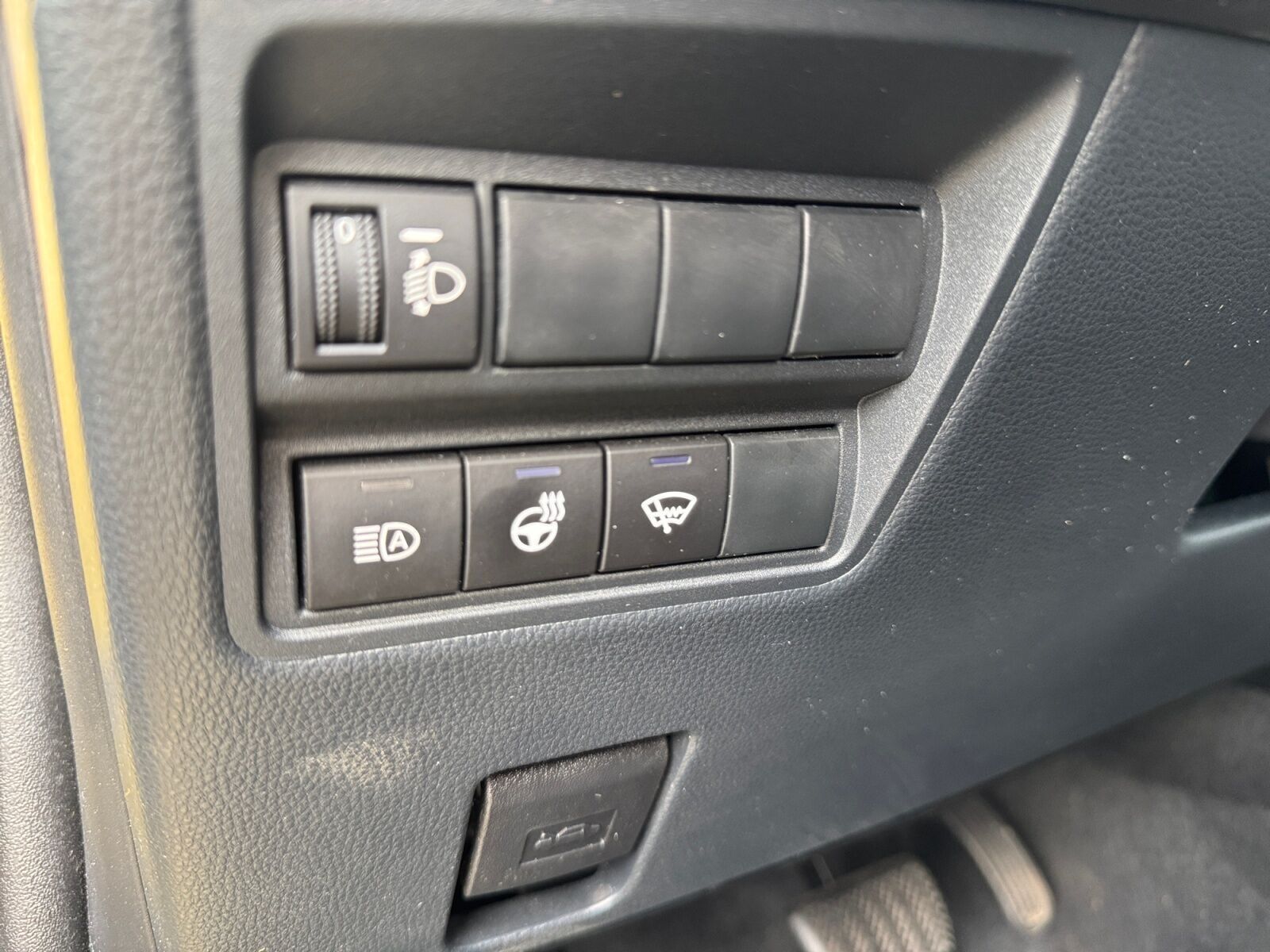 Gul Toyota Yaris Cross fra 2023