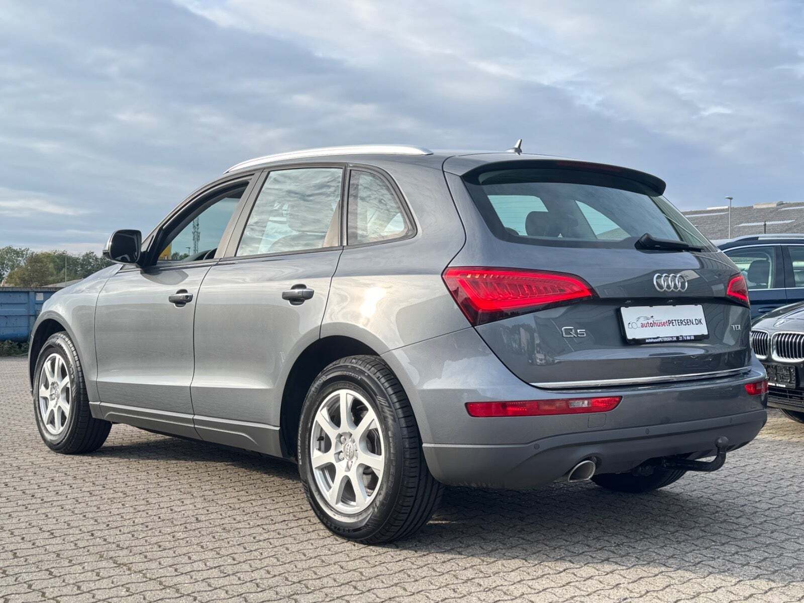 Grå Audi Q5 fra 2017