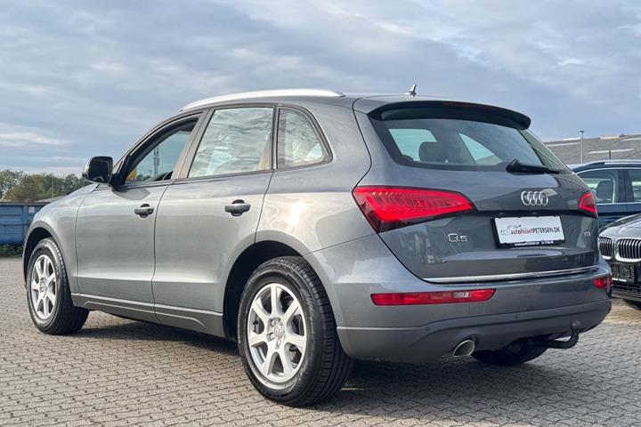 Grå Audi Q5 fra 2017