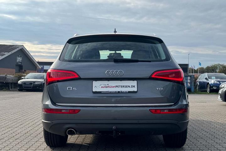 Grå Audi Q5 fra 2017