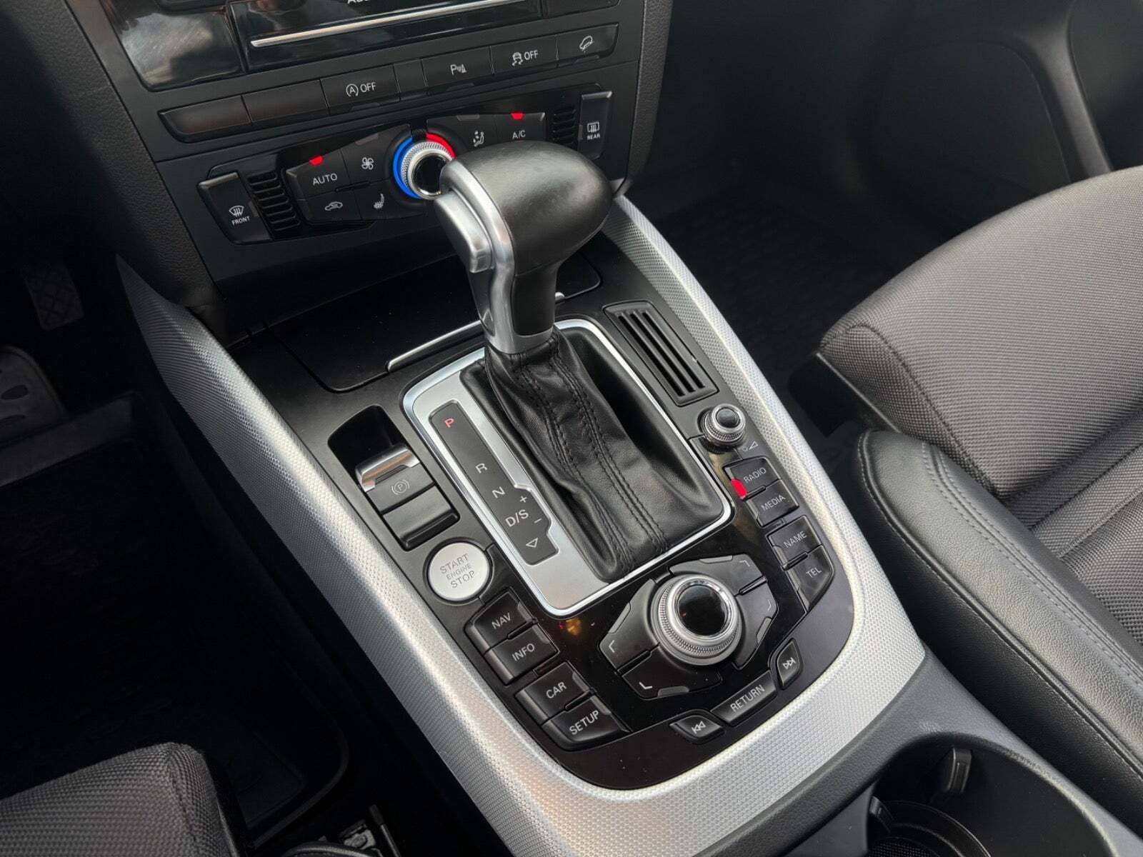 Grå Audi Q5 fra 2017