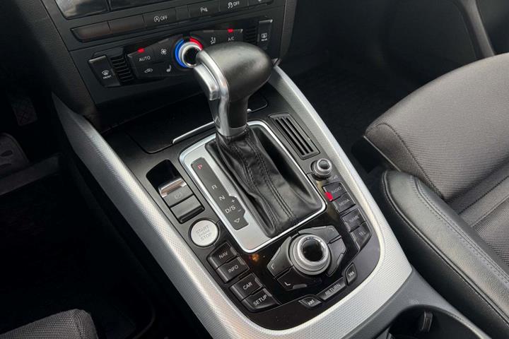Grå Audi Q5 fra 2017