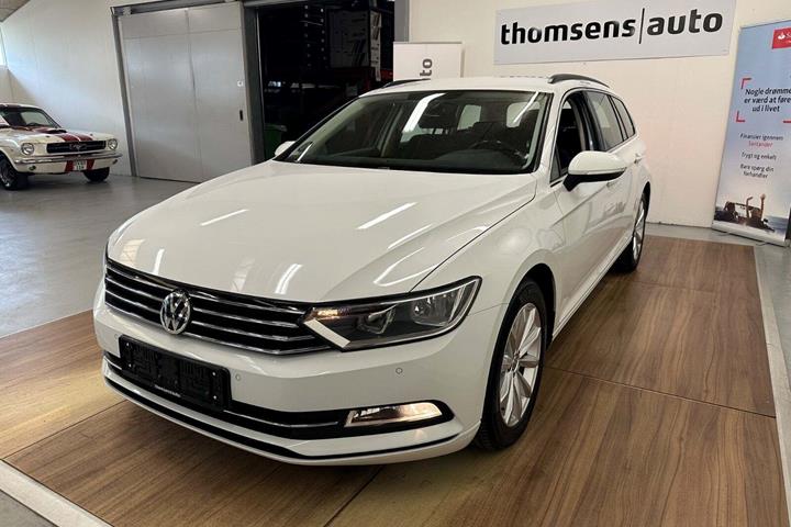 Hvid VW Passat fra 2018