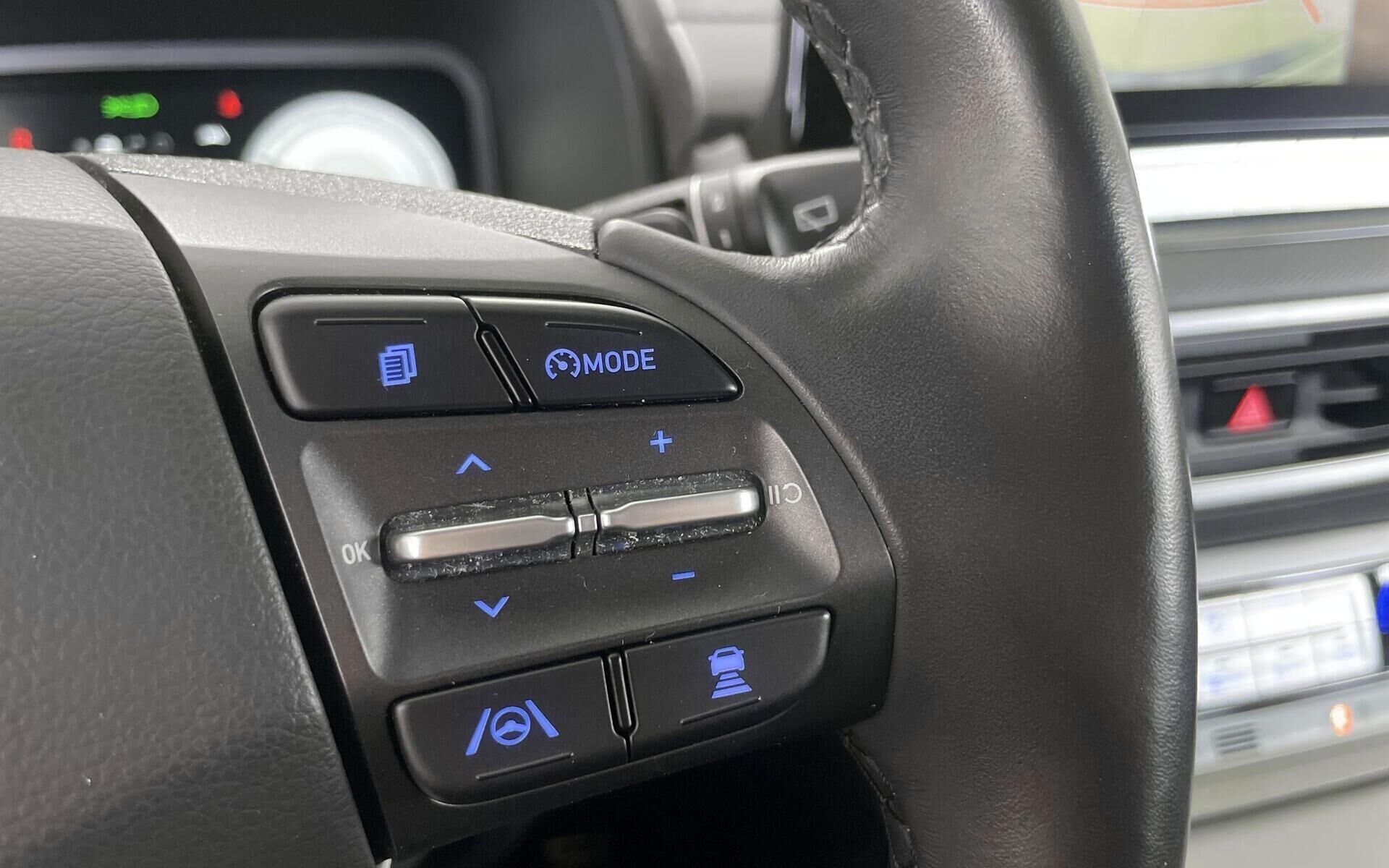 Grå Hyundai Kona fra 2021