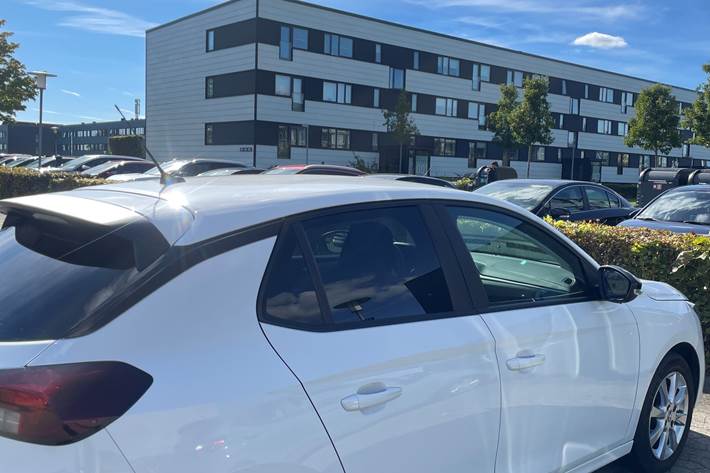 Hvid Opel Corsa fra 2022