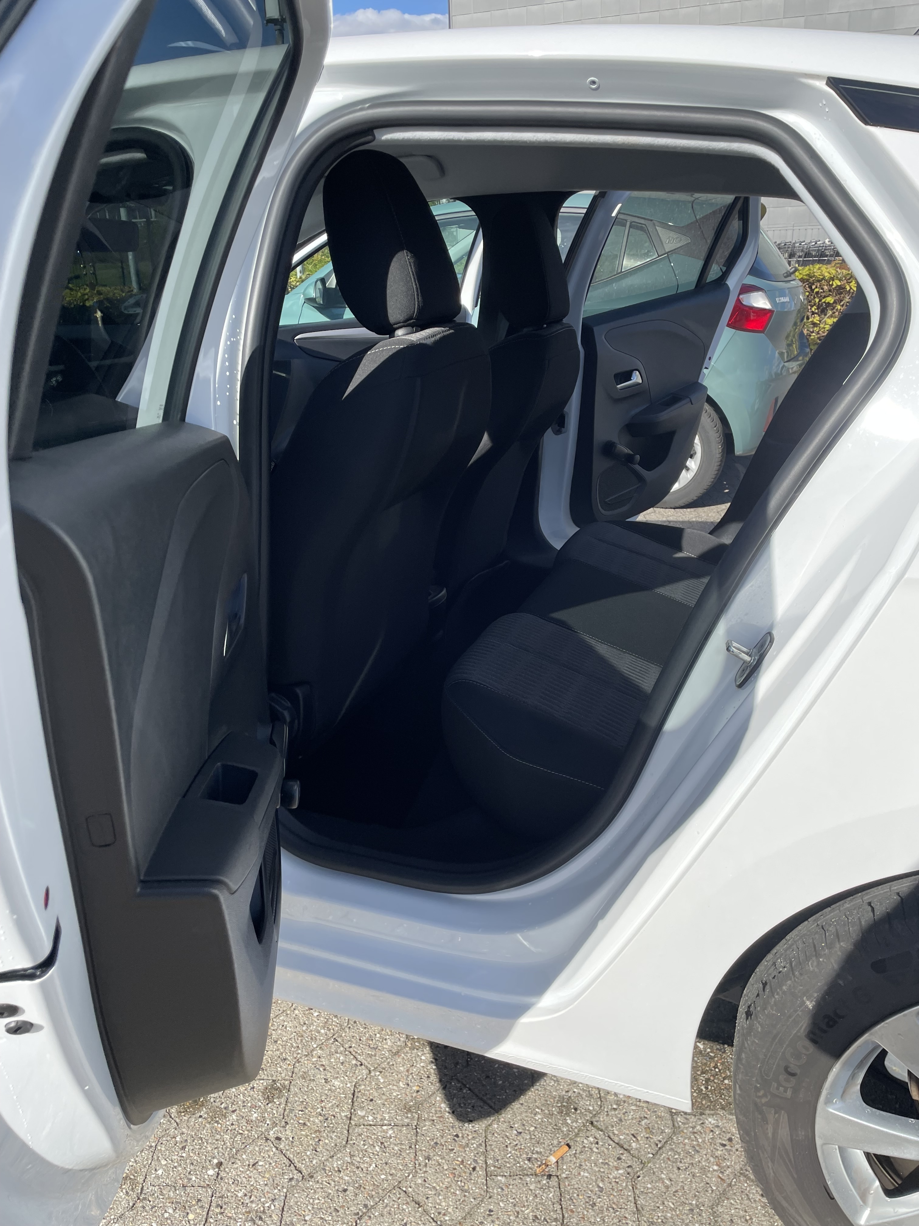 Hvid Opel Corsa fra 2022