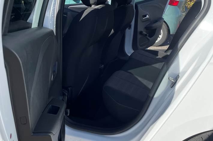 Hvid Opel Corsa fra 2022