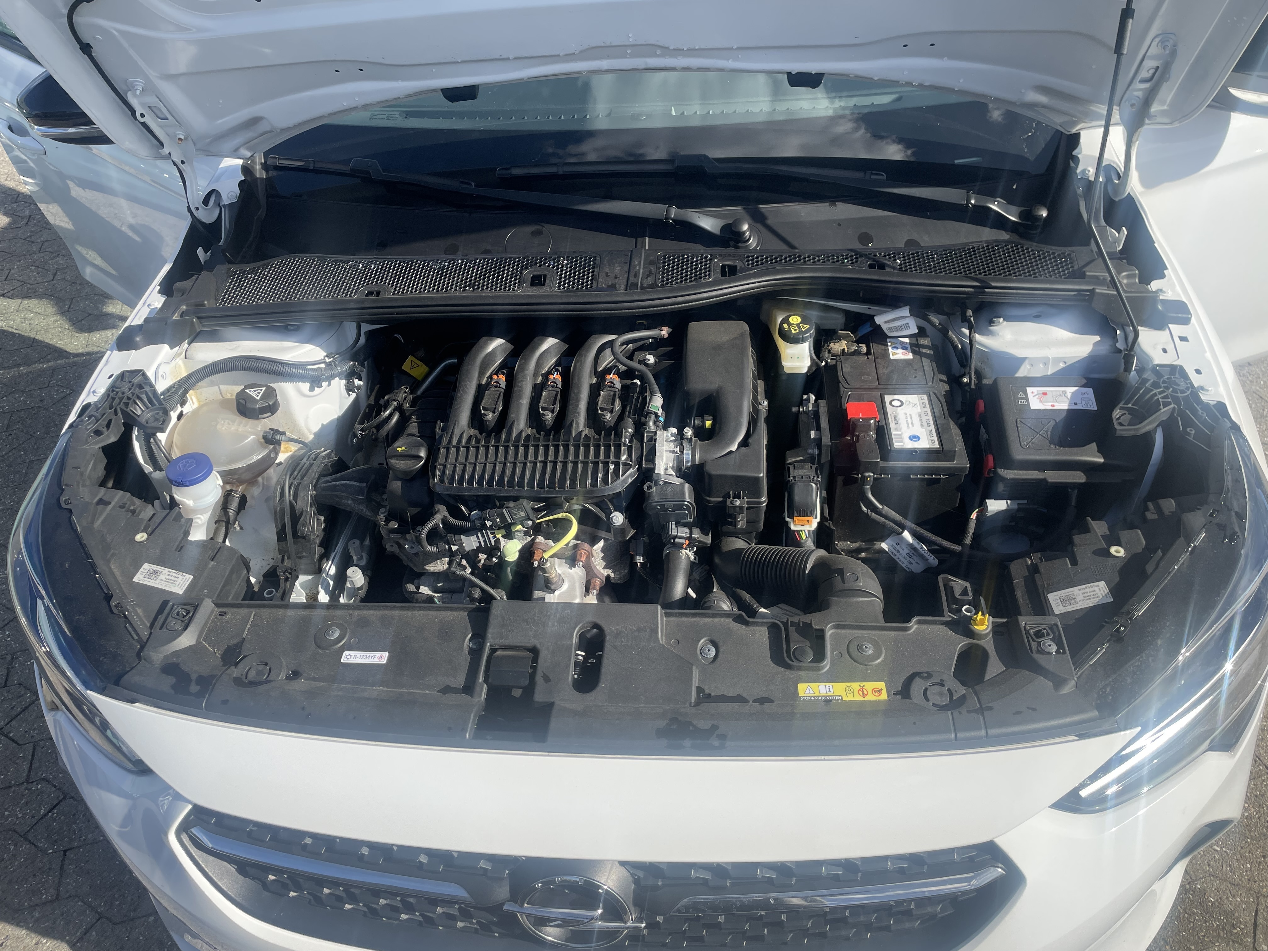 Hvid Opel Corsa fra 2022