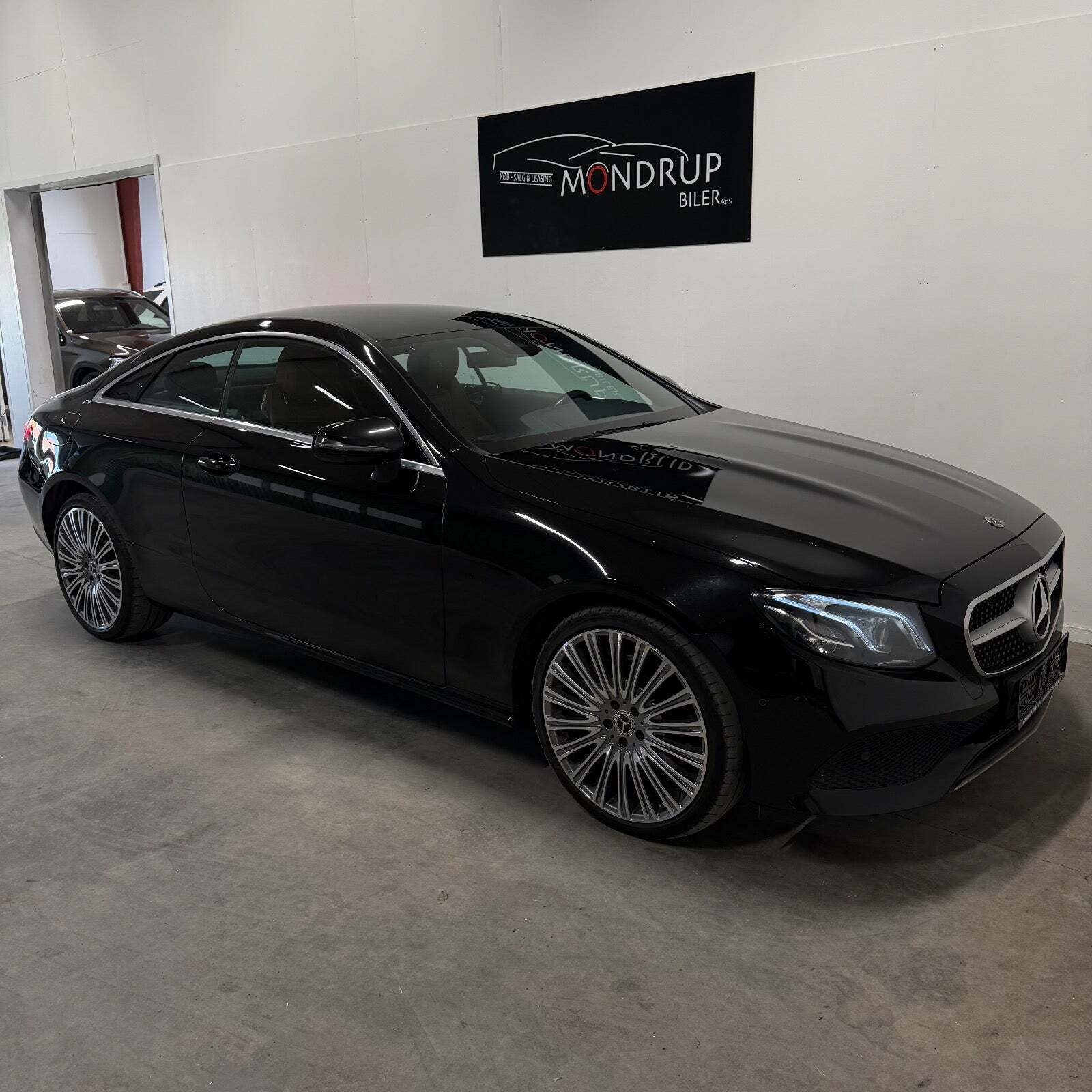 Sort Mercedes E350 d fra 2018