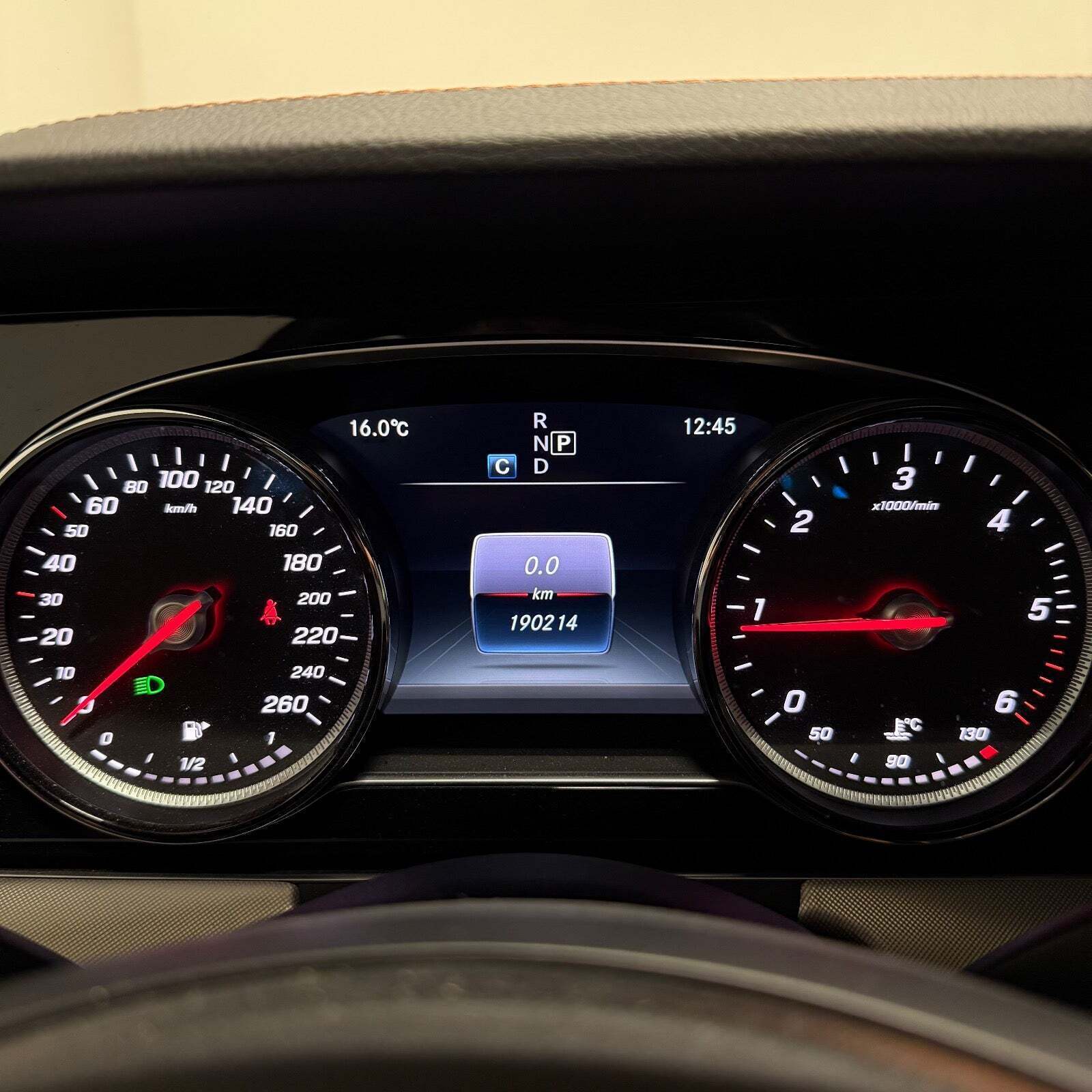 Sort Mercedes E350 d fra 2018