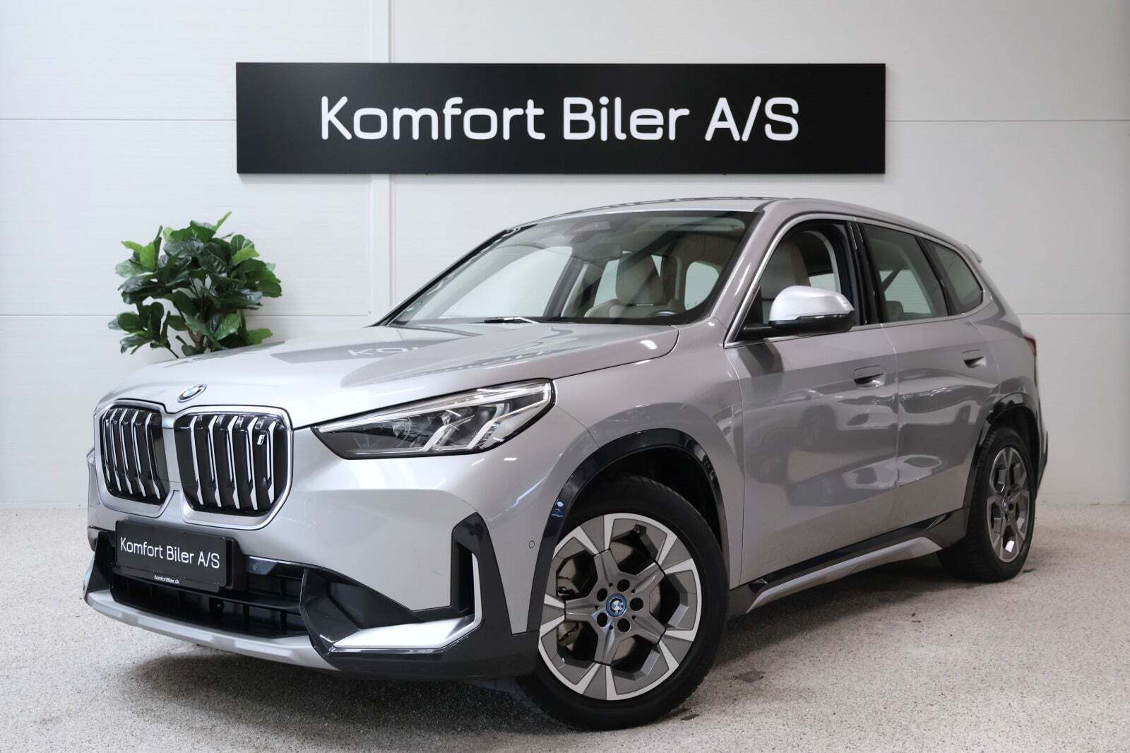 BMW iX1 xDrive30 X-Line