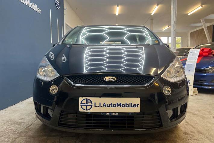 Sort Ford S-MAX fra 2009