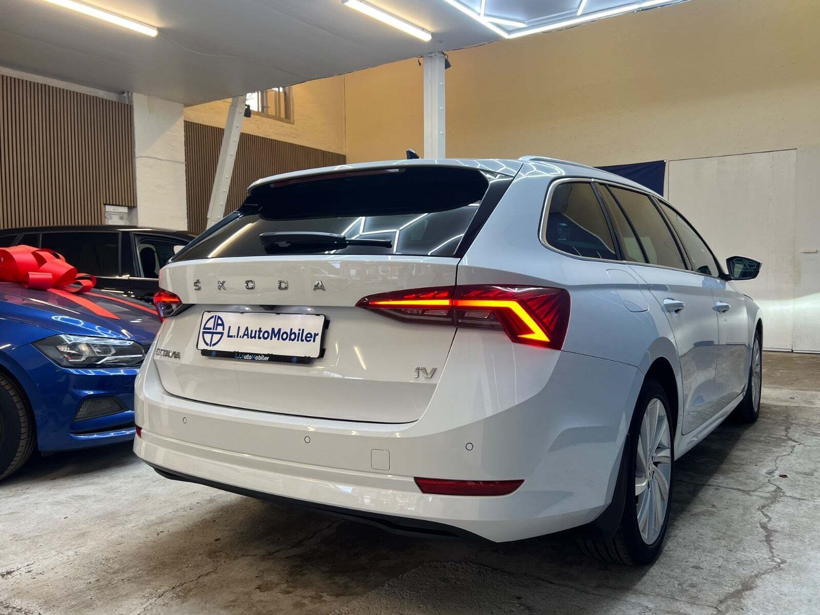 Hvid Skoda Octavia fra 2021