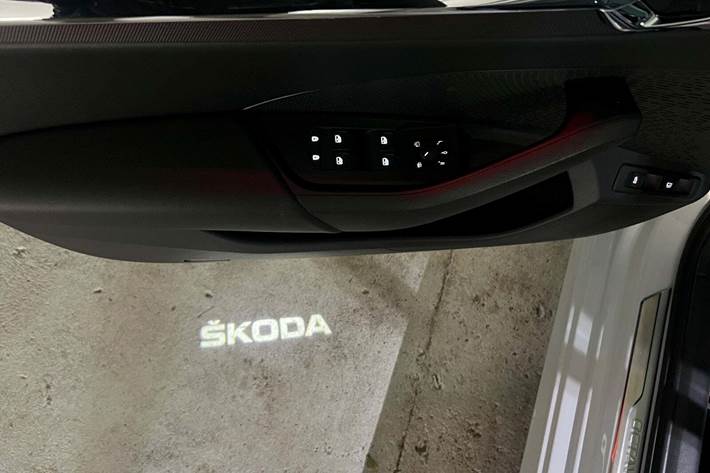 Hvid Skoda Octavia fra 2021