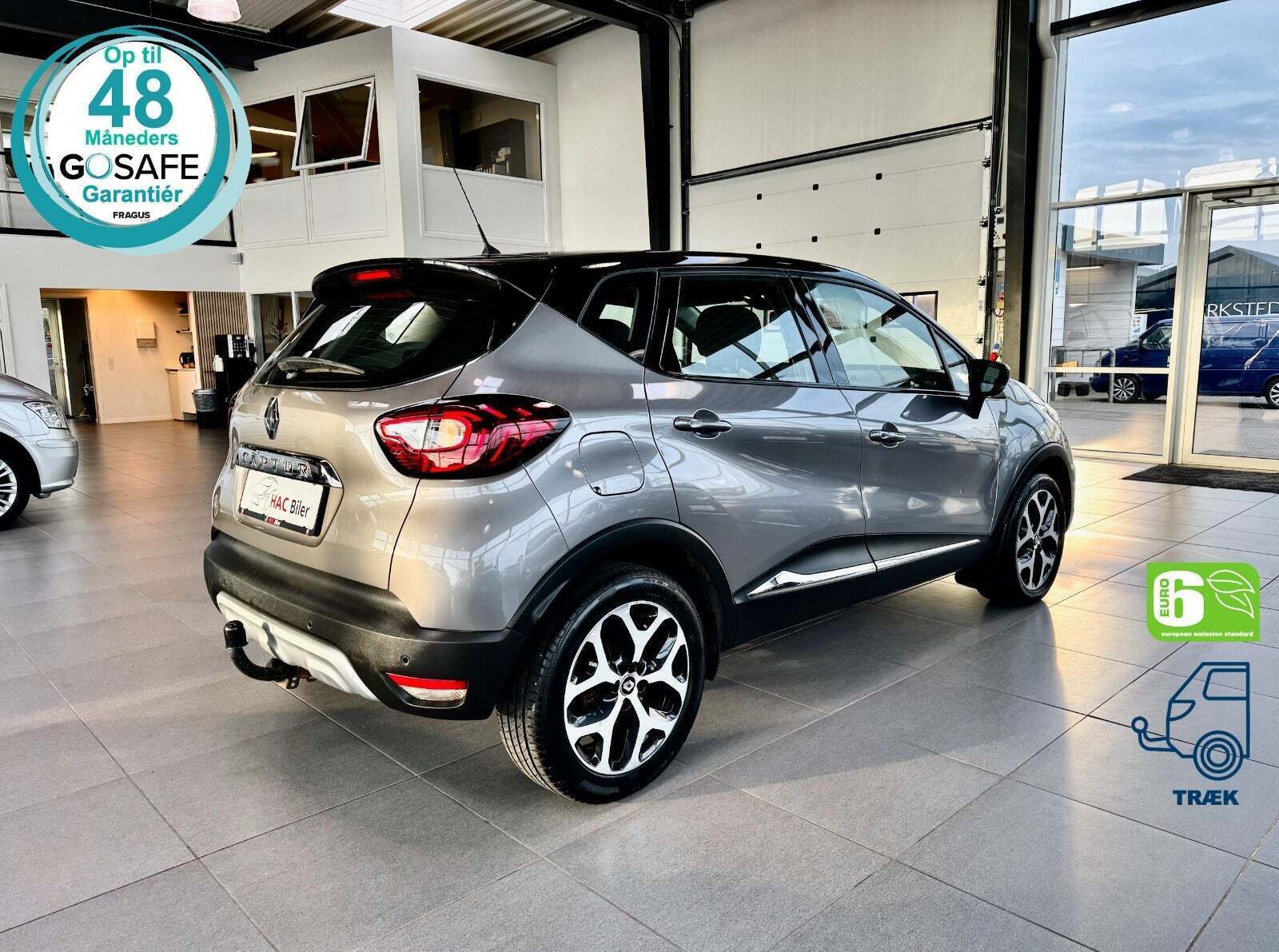 Grå Renault Captur fra 2017