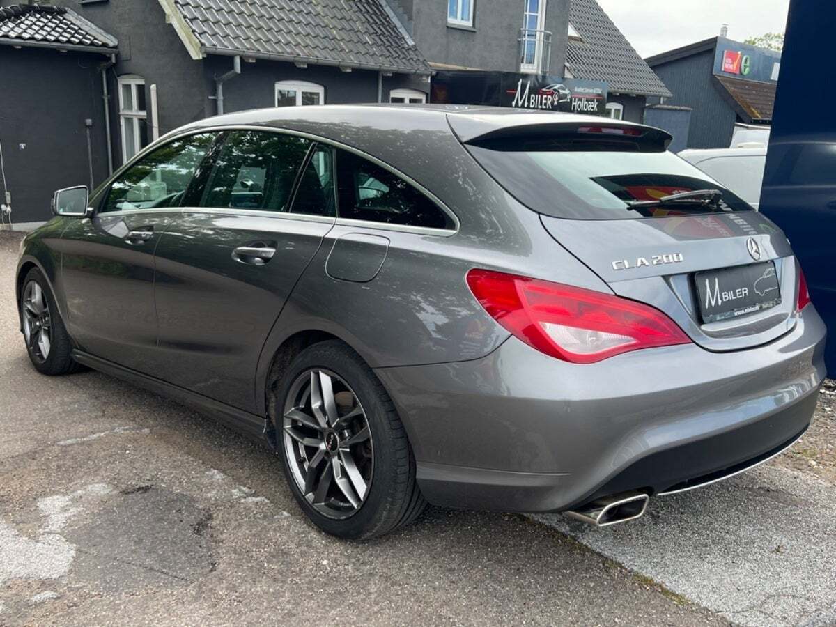 Mercedes CLA200