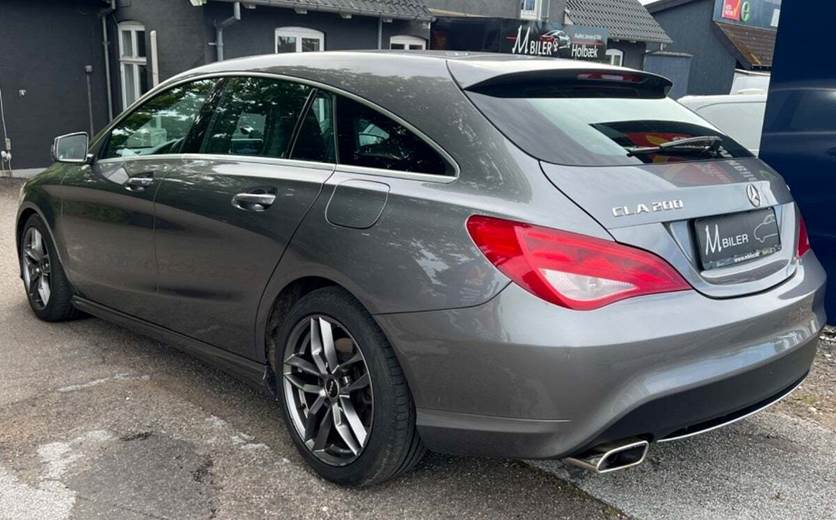 Mercedes CLA200