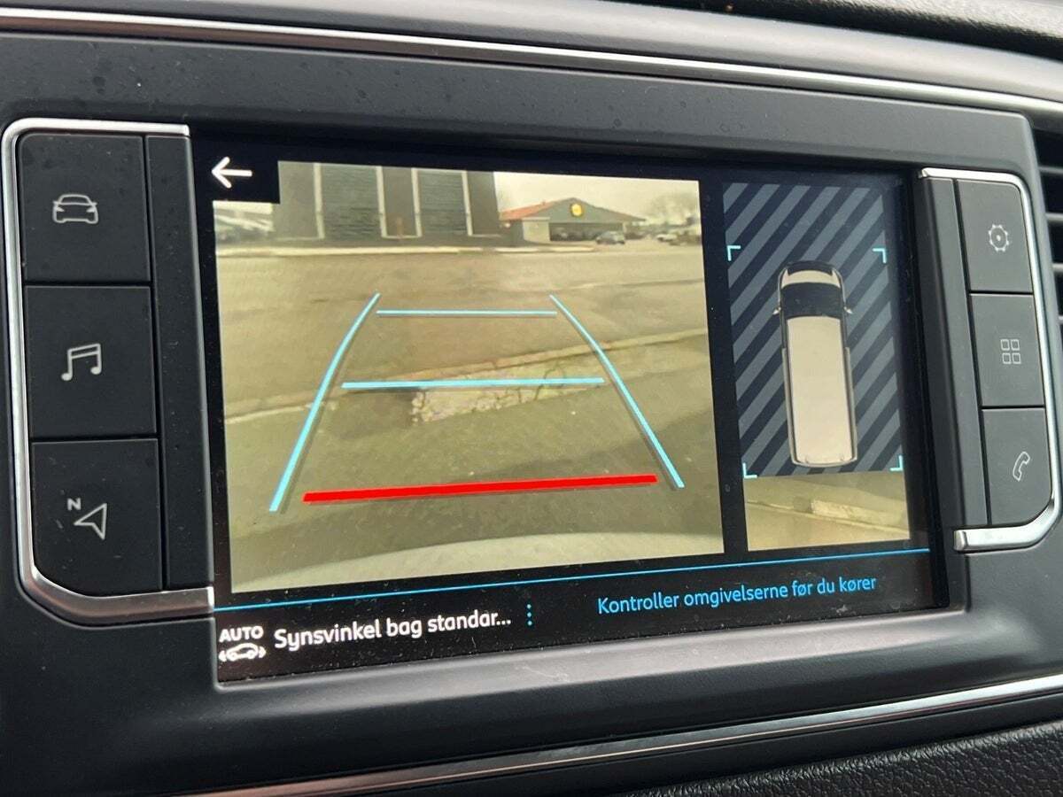 Grå Peugeot Expert fra 2021