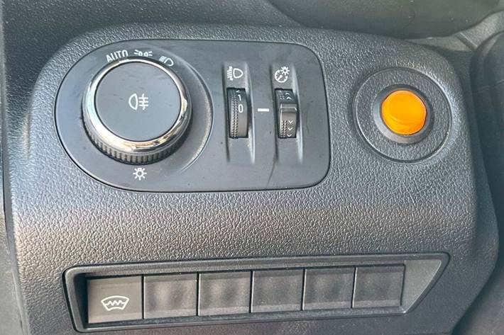 Hvid Opel Combo fra 2020