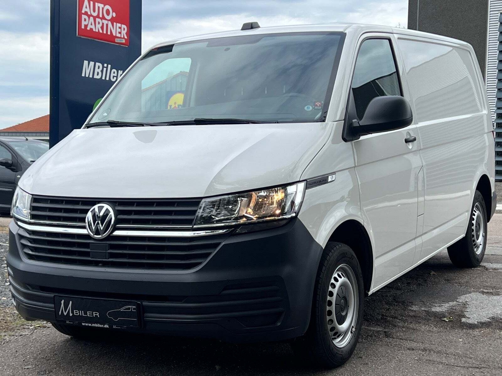 VW Transporter 2,0 TDi 150 Kassevogn DSG kort