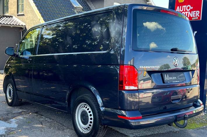 Blå VW Transporter fra 2020