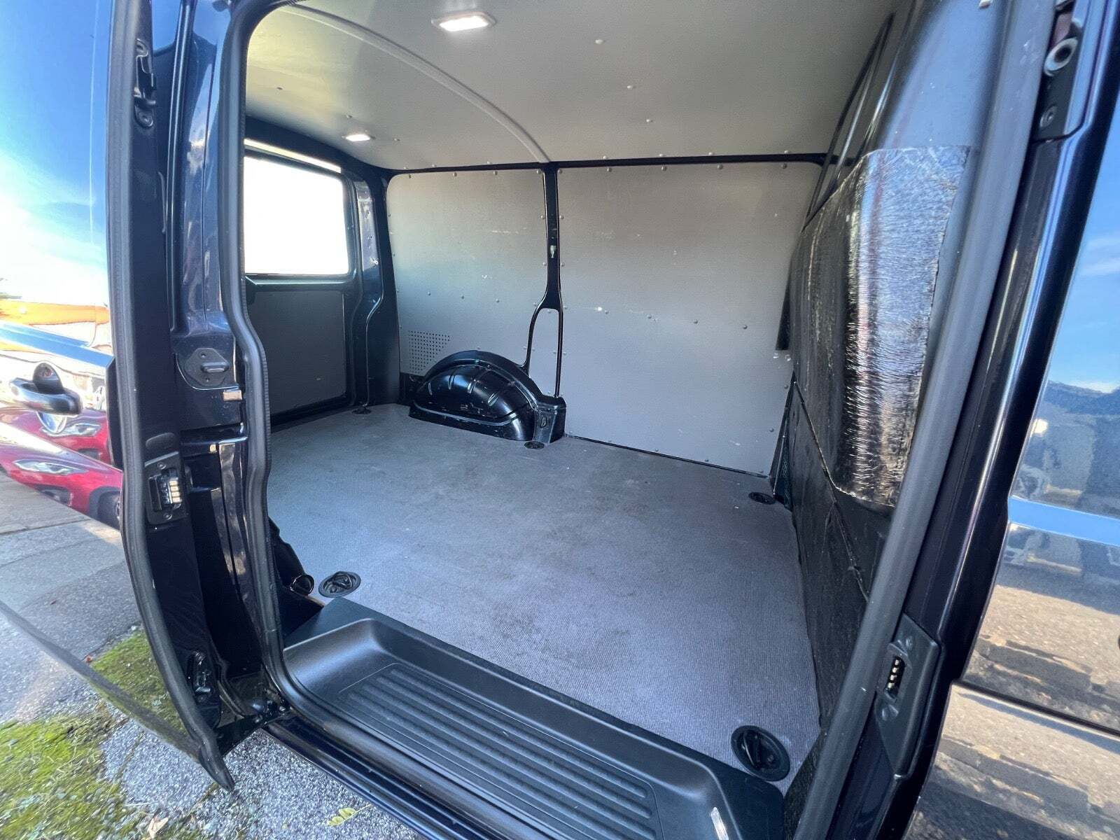 VW Transporter 2,0 TDi 150 Kassevogn DSG kort