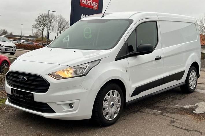 Hvid Ford Transit Connect fra 2019 set udefra