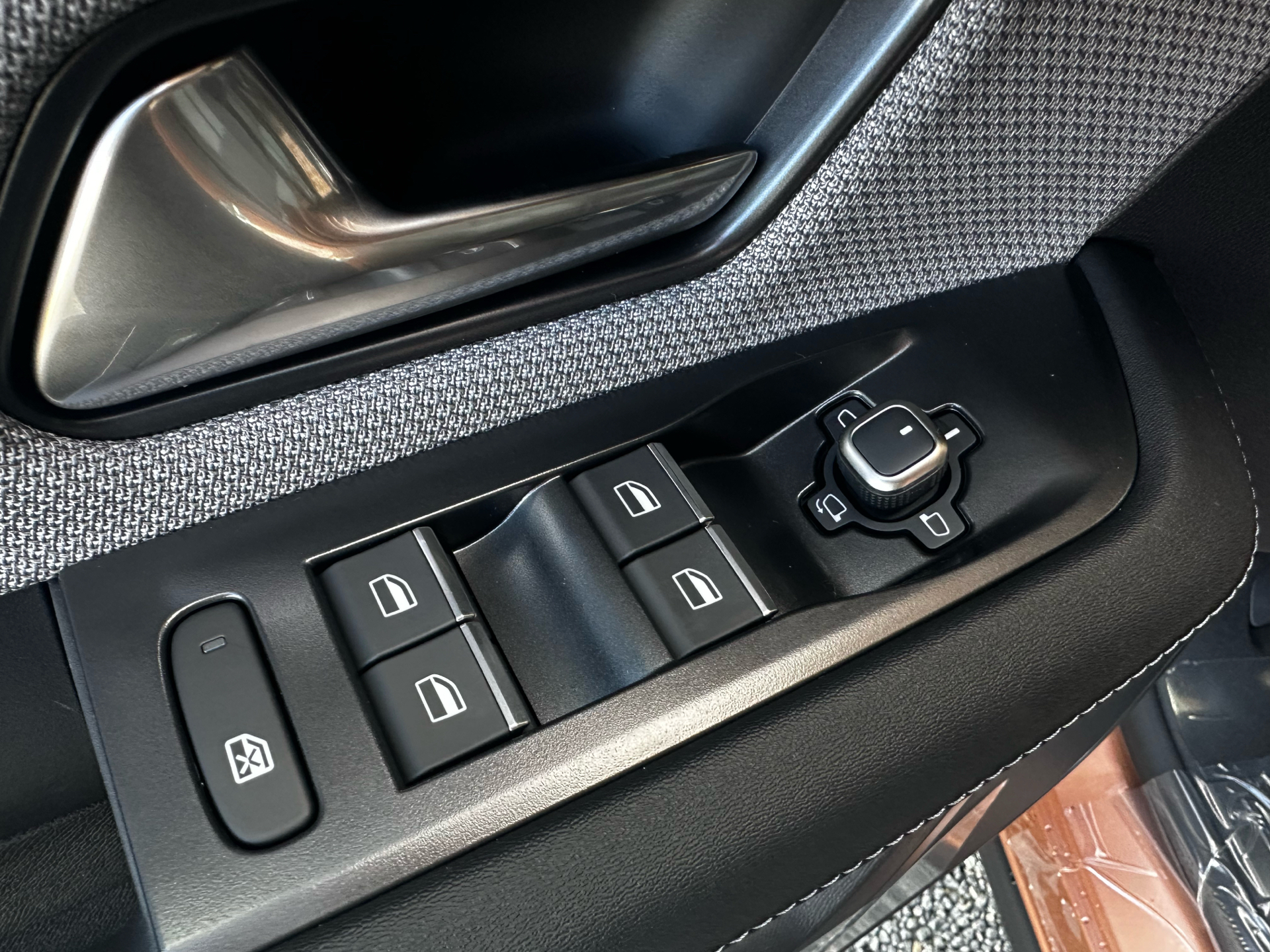 Kobber Opel Grandland fra 2026 set indefra