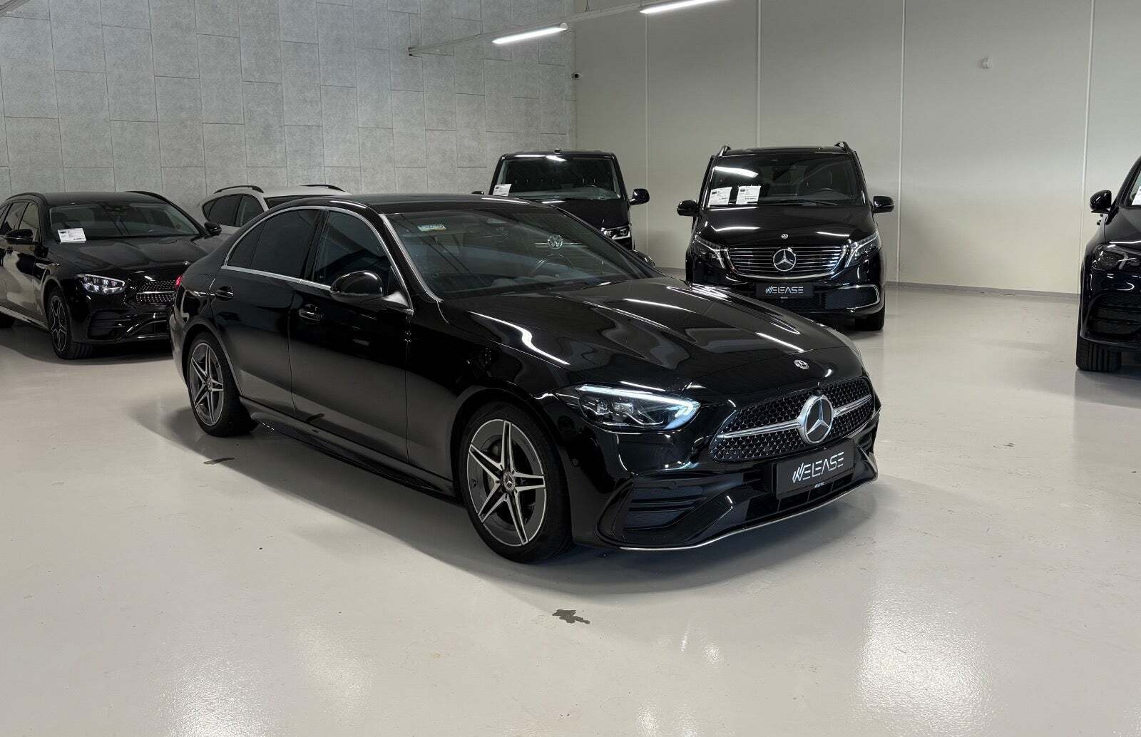 Sort Mercedes C200 fra 2022