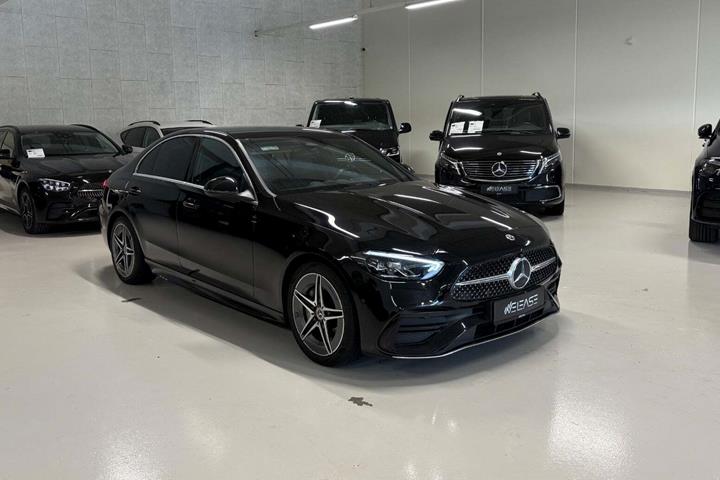 Sort Mercedes C200 fra 2022