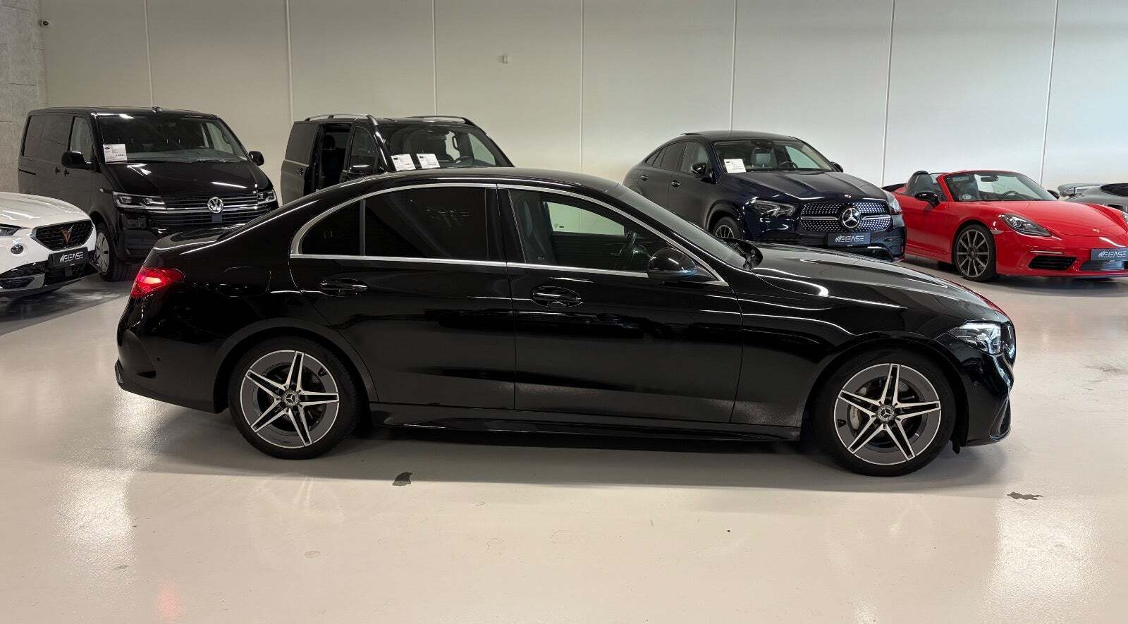 Sort Mercedes C200 fra 2022