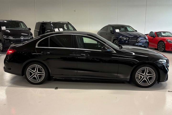 Sort Mercedes C200 fra 2022