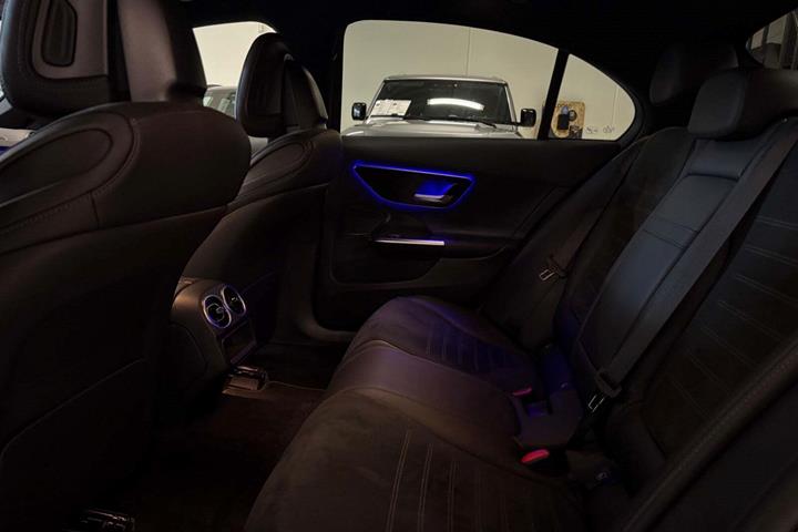 Sort Mercedes C200 fra 2022