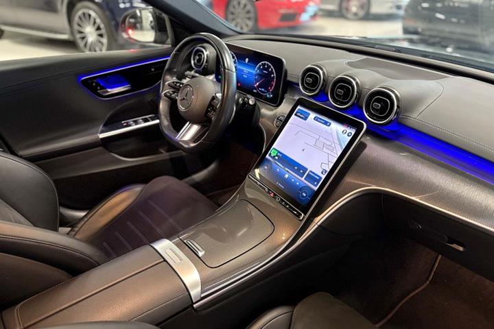 Sort Mercedes C200 fra 2022