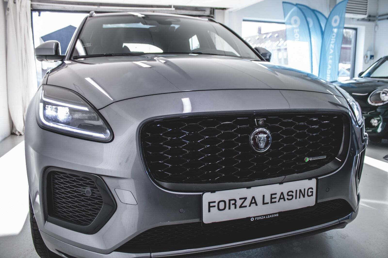 Grå Jaguar E-Pace fra 2021