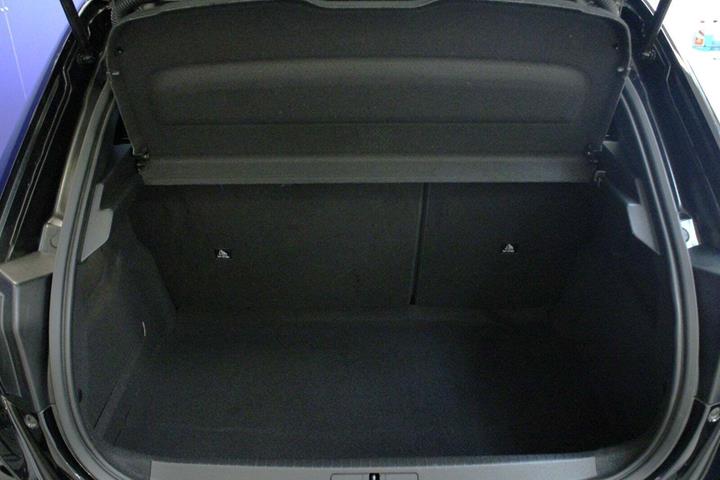 Sort Peugeot 208 fra 2021