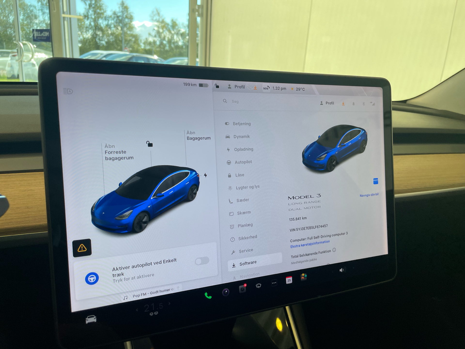 Blå Tesla Model 3 fra 2020