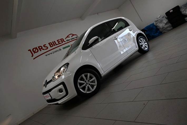 Hvid VW UP! fra 2020 set udefra