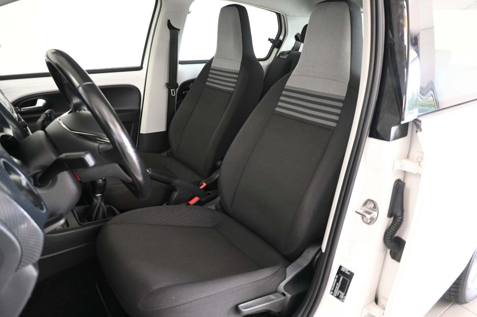 Hvid VW UP! fra 2020