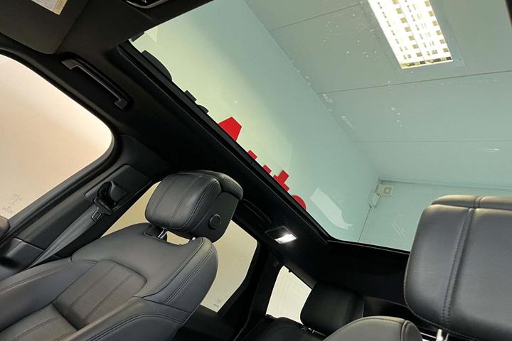 Hvid Land Rover Range Rover sport fra 2019