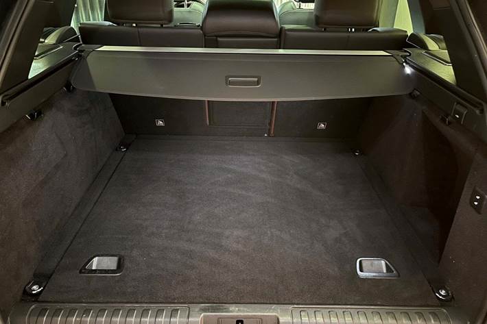 Hvid Land Rover Range Rover sport fra 2019