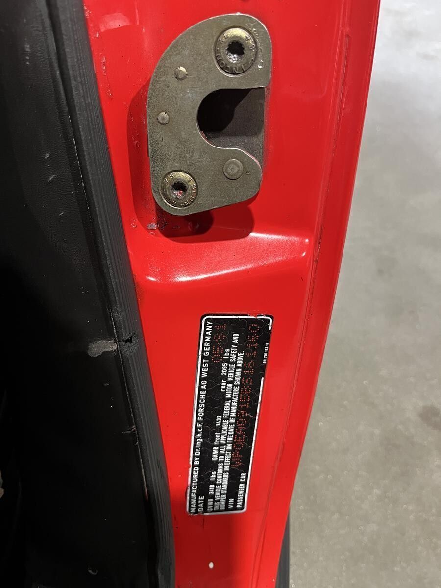 Rød Porsche 911 fra 1981