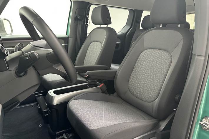 Hvid VW ID.Buzz fra 2024