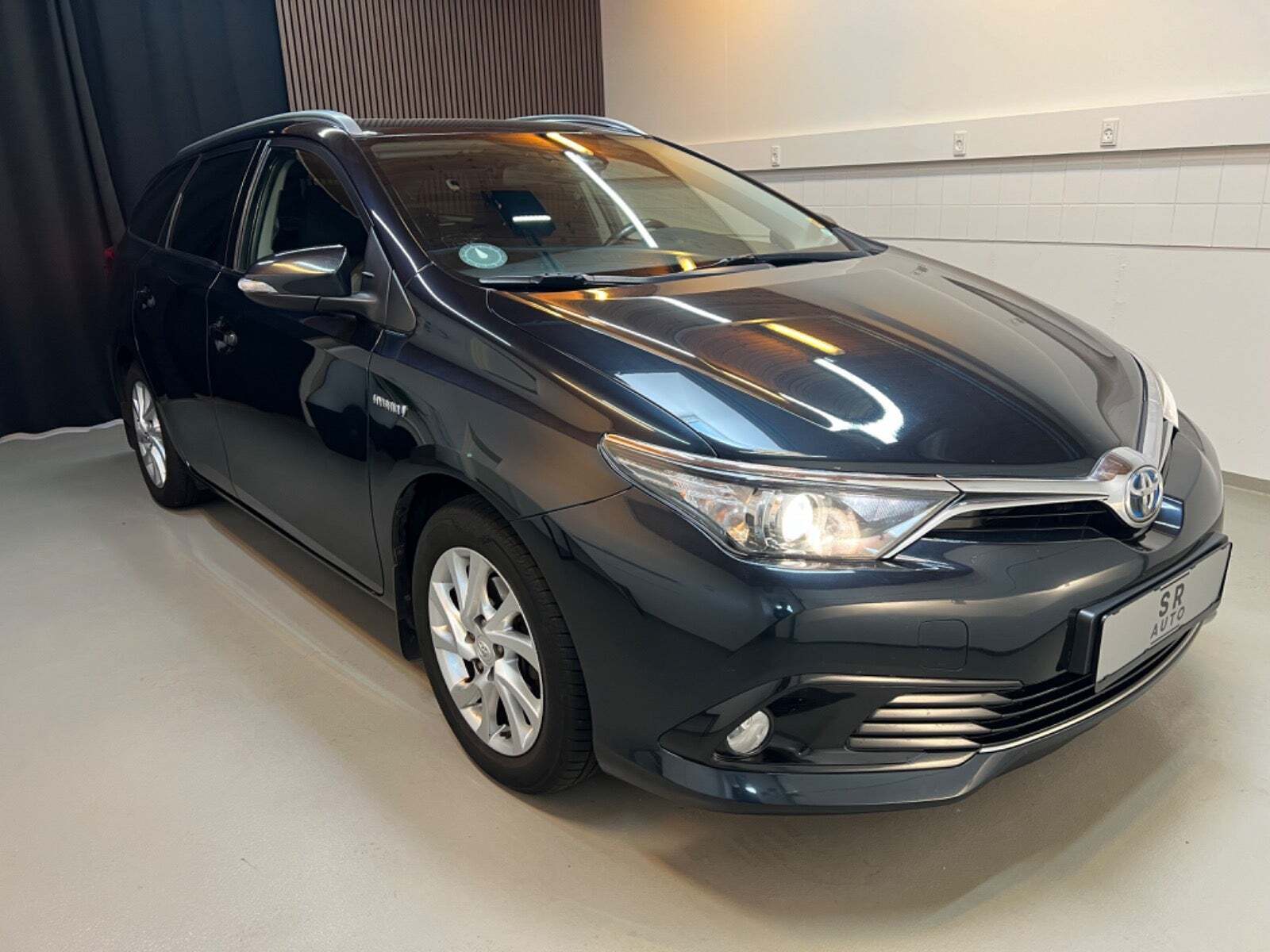 Toyota Auris 1,8 Hybrid H2 Comfort Touring Sports CVT