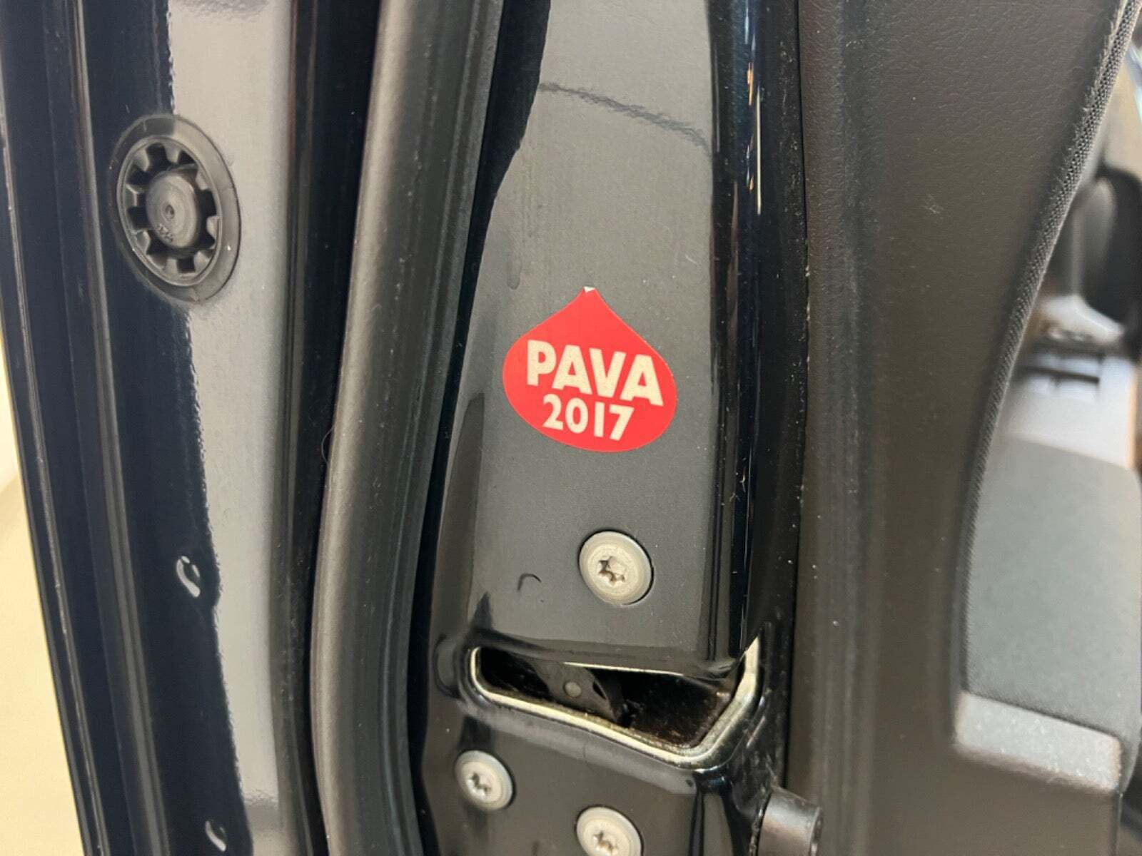 Grå Toyota Auris fra 2015